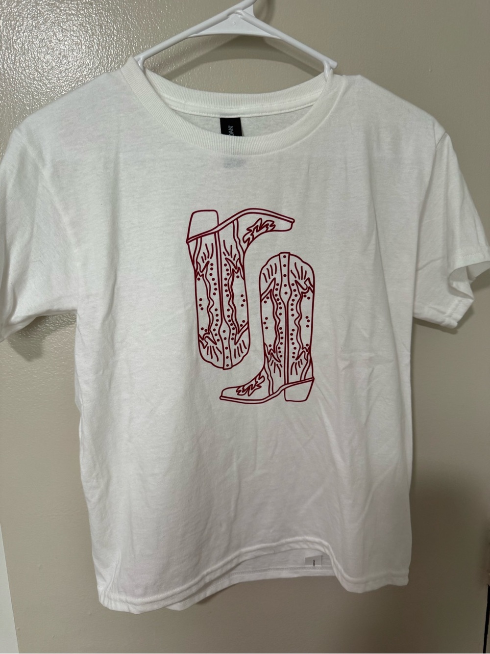 Gildan White Tee with Red Boot Outline-Size Small